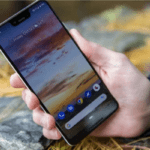 a person has Google Pixel 3XL in his hand